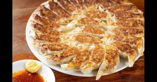 좋은 동네 식당은 숙소에서 너무 멀지 않은 곳에 있어야 합니다.