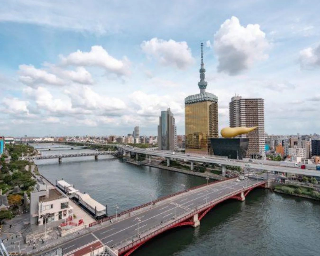 Tokyo Skytree seen from the rooftop terrace of Asakusa EKIMISE.