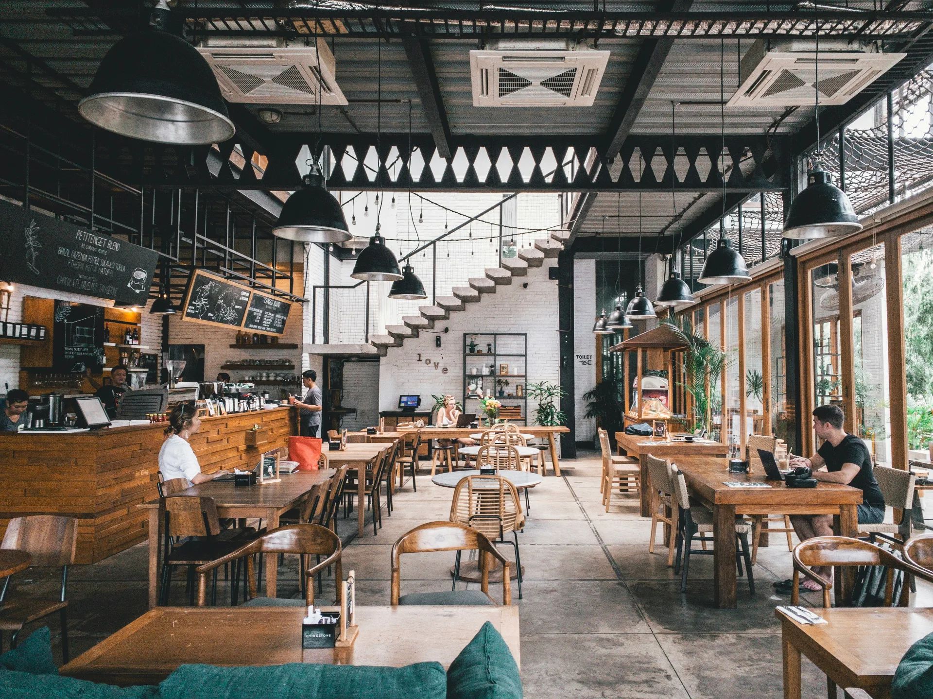 Digital Nomad Cafés Around HIVEN Kinshicho